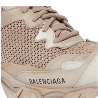 Planet Luxury Brands güvencesiyle bej renkli, deri ve file detaylı, kalın tabanlı Balenciaga Track 3 kadın sneaker