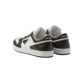 Planet Luxury Brands Prada Downtown haki ve beyaz renkli, metal logolu, kauçuk tabanlı erkek sneaker ayakkabı