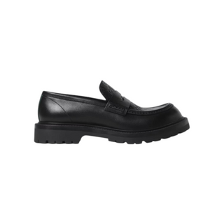 Planet Luxury Brands siyah deri erkek loafer, yuvarlak burunlu, logo işlemeli ve kalın kauçuk tabanlı tasarım.