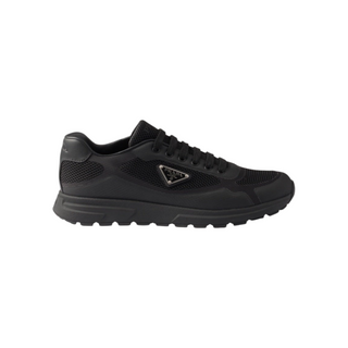 Planet Luxury Brands siyah Prax 2.0 kumaş erkek sneaker, metal logo detaylı ve kauçuk tabanlı İtalyan tasarım.