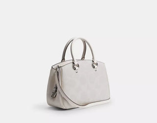 İmzalı Kanvastan Beyaz Taşıma Çantası