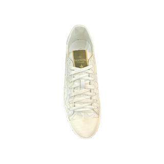 Planet Luxury Brands beyaz yıldız desenli, yuvarlak burunlu ve kauçuk tabanlı şık erkek sneakers modeli