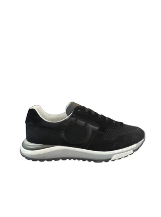 Planet Luxury Brands imzalı, siyah deri ve süet detaylı, üç renkli tabanlı Ferragamo erkek sneaker.
