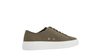Planet Luxury Brands Ferragamo yeşil erkek sneaker, yan kısımda logo detaylı ve kalın kauçuk tabanlı spor ayakkabı