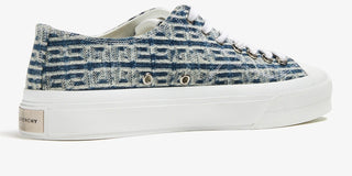 Planet Luxury Brands Givenchy mavi desenli kalın tabanlı erkek sneaker, arka kısımda metal logo detayı ile.