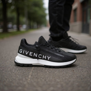 Planet Luxury Brands Givenchy Spectre erkek sneaker, siyah çok katmanlı dış yüzey ve kalın beyaz taban tasarımı