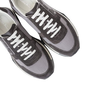 Planet Luxury Brands gri renkli, file detaylı ve kalın kauçuk tabanlı Ferragamo erkek sneaker modeli