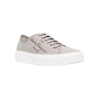 Planet Luxury Brands gri kanvas Ferragamo Mediterr erkek sneaker, kalın beyaz kauçuk tabanlı ve logo detaylı tasarım