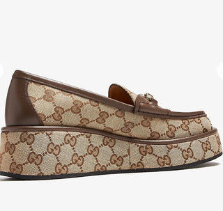 Planet Luxury Brands kahverengi monogram desenli, metal tokalı ve kalın dolgu tabanlı şık kadın loafer ayakkabı