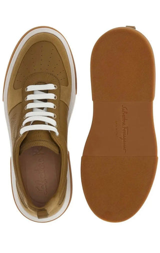 Planet Luxury Brands kahverengi, kalın kauçuk tabanlı, yuvarlak burunlu ve delikli logo detaylı erkek sneaker.