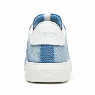 Planet Luxury Brands mavi denim ve beyaz deri detaylı Valentino alçak bilekli sneaker arka görünümü