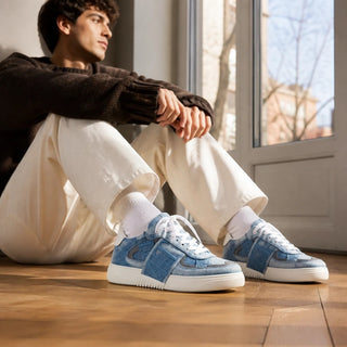 Planet Luxury Brands mavi denim ve deri detaylı, kalın tabanlı, yuvarlak burunlu VLTN alçak bilekli erkek sneaker.