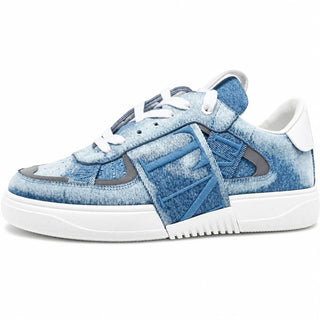 Planet Luxury Brands mavi denim ve deri detaylı, yan kısmında VLTN logolu, kalın tabanlı alçak bilekli sneaker
