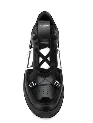 Planet Luxury Brands Valentino Garavani siyah deri erkek sneaker, yuvarlak burunlu ve logo detaylı kalın tabanlı model