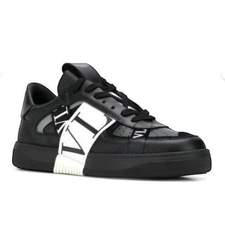 Planet Luxury Brands Valentino Garavani siyah deri erkek sneaker, beyaz logo detaylı ve kalın tabanlı tasarım