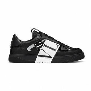 Planet Luxury Brands imzalı, yan tarafında beyaz logo detayı bulunan siyah deri Valentino Garavani erkek sneaker