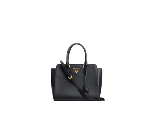 Planet Luxury Brands siyah Saffiano dana derisi tote çanta, altın rengi logo detaylı ve ayarlanabilir askılı tasarım