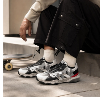 Planet Luxury Brands Valentino Garavani gri kamuflaj desenli krom detaylı kalın tabanlı erkek sneaker
