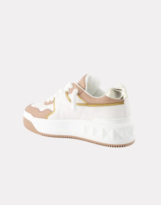 Planet Luxury Brands Valentino Garavani One Stud XL beyaz ve bej renkli, kalın tabanlı, deri detaylı kadın sneaker