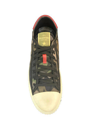 Planet Luxury Brands yeşil kamuflaj desenli, yıldız logolu ve kauçuk tabanlı erkek sneakers