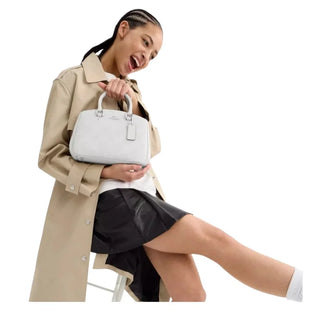 İmzalı Kanvastan Beyaz Taşıma Çantası